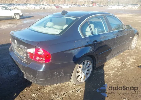 2006 BMW 330Xi z USA, uszkodzony, nr VIN WBAVD33546KV64991